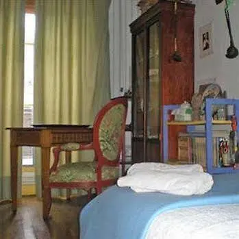 Charonne 2 Bed & Breakfast Parigi